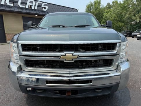 Used 2009 Chevrolet Silverado 2500 LT AWD/4WD image 2