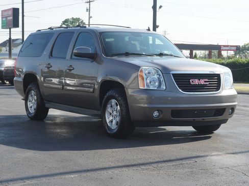 Used 2014 GMC Yukon XL SLT AWD/4WD image 3