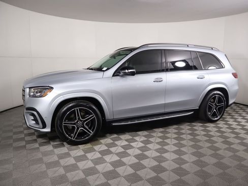 New 2026 Mercedes-Benz GLS 450 4MATIC image 8