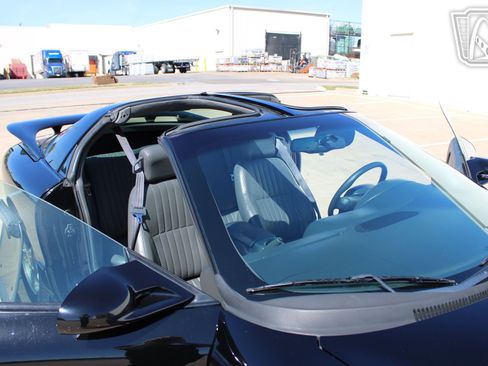 Used 1999 Pontiac Firebird Formula w/ Security Pkg RWD image 7