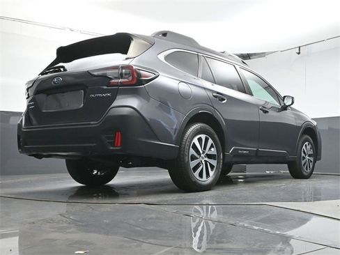 Used 2022 Subaru Outback Premium image 41