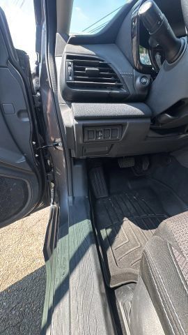 Used 2023 Subaru Outback Premium AWD/4WD image 12