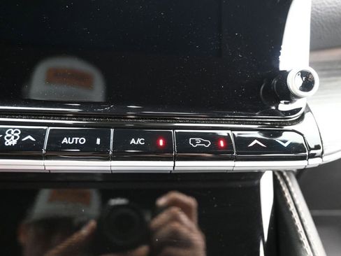 Used 2024 Jeep Wagoneer Series II w/ Premium Group I image 28