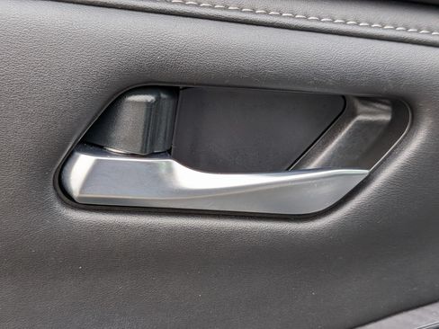Used 2024 Nissan Sentra SV FWD image 13