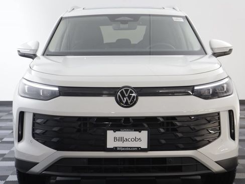 Used 2026 Volkswagen Tiguan SE w/ Panoramic Sunroof Package AWD/4WD image 21