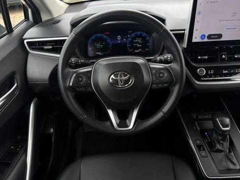 Certified 2026 Toyota Corolla Cross XLE FWD image 15