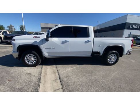 Used 2024 Chevrolet Silverado 2500 LTZ w/ LTZ Convenience Package image 4