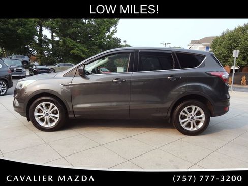 Used 2017 Ford Escape SE FWD image 6