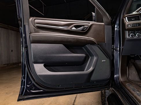 Used 2024 GMC Yukon Denali w/ LPO, Floor Liner Package image 28