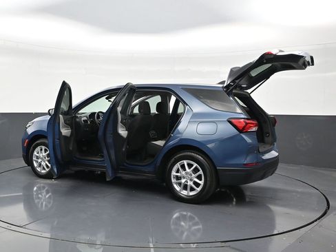 Used 2024 Chevrolet Equinox LS FWD image 32