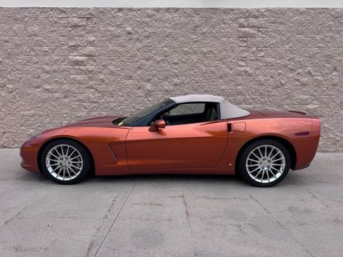 Used 2007 Chevrolet Corvette Convertible w/ Preferred Equipment Group RWD image 2