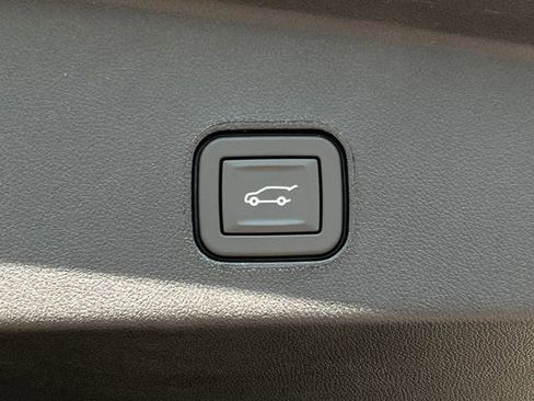 New 2026 Cadillac Lyriq Luxury image 25