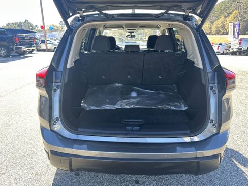 Used 2024 Nissan Rogue SV image 19