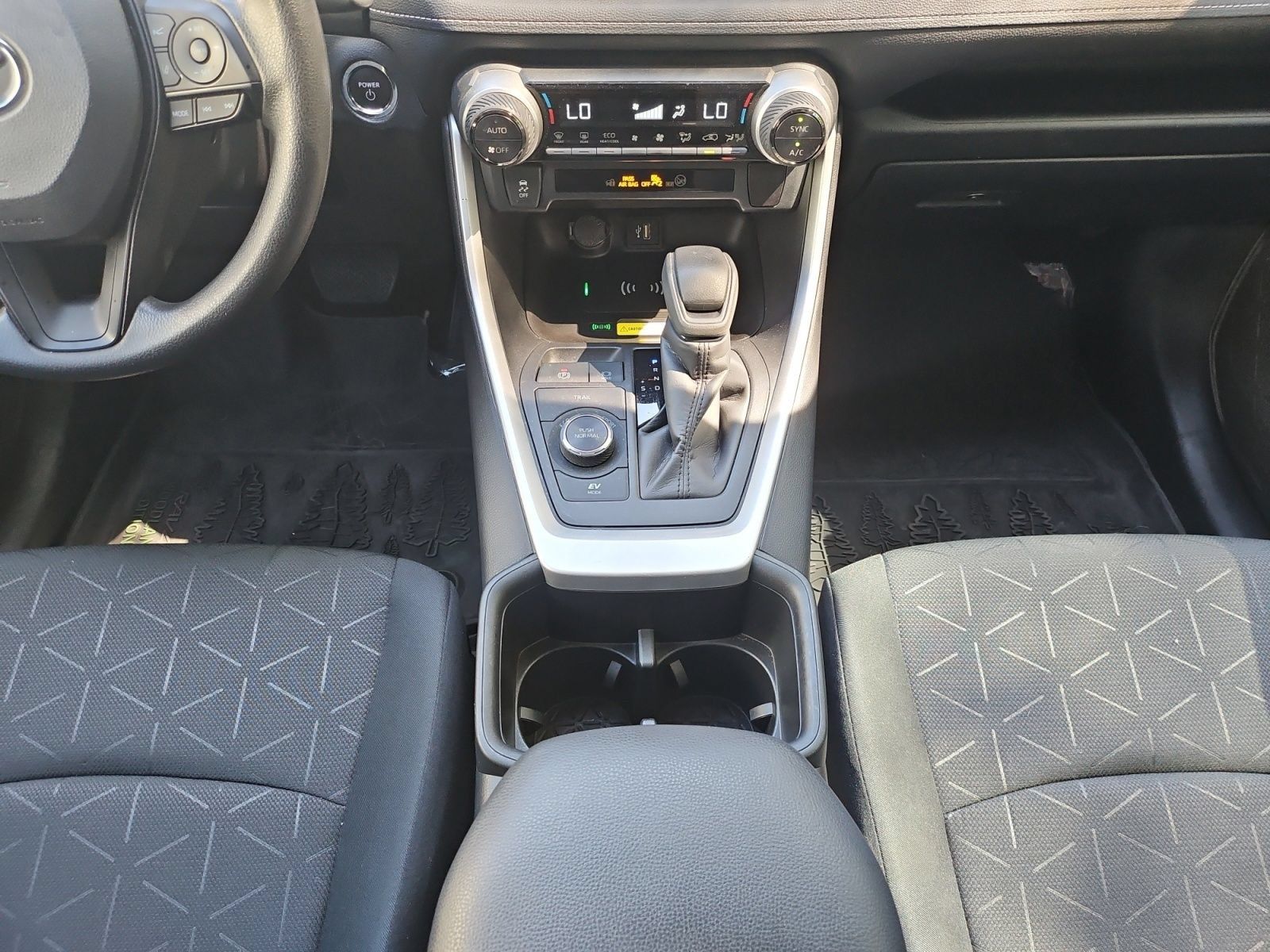 Used 2024 Toyota RAV4 AWD Hybrid image 31