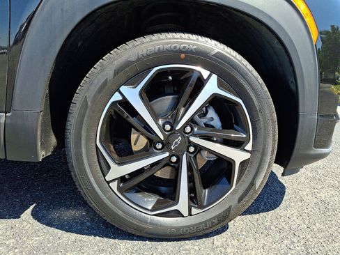 Used 2021 Chevrolet TrailBlazer RS w/ Sun and Liftgate Package AWD/4WD image 9