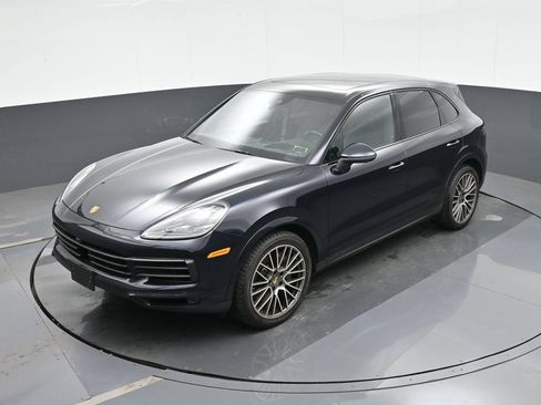 Certified 2023 Porsche Cayenne S Platinum AWD/4WD image 26