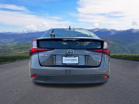 Used 2022 Toyota Prius LE FWD image 4