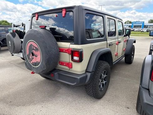 Used 2022 Jeep Wrangler Unlimited Rubicon w/ Cold Weather Group AWD/4WD image 7