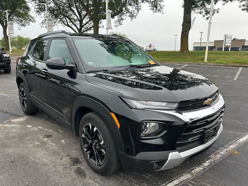 Used 2023 Chevrolet TrailBlazer LT FWD image 3