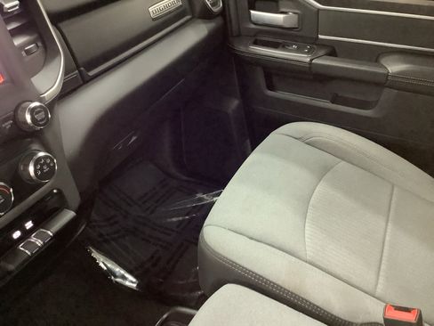 Used 2024 RAM 3500 Big Horn image 28