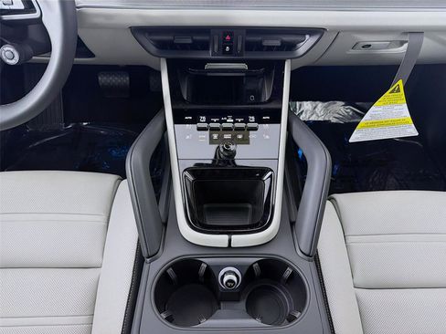 New 2026 Porsche Cayenne Coupe AWD/4WD image 11