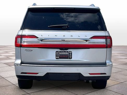Used 2019 Lincoln Navigator L Select w/ Technology Package RWD image 4