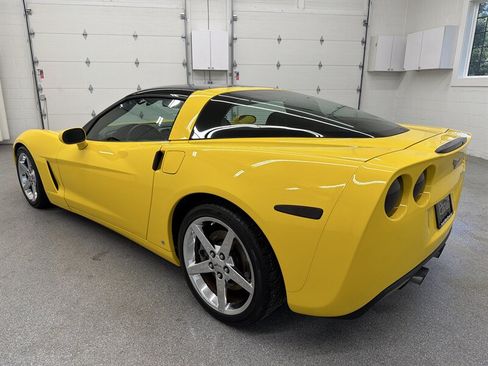 Used 2007 Chevrolet Corvette Coupe w/ Preferred Equipment Group RWD image 7