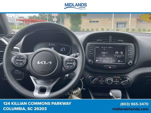 Used 2025 Kia Soul LX w/ LX Technology Package FWD image 10