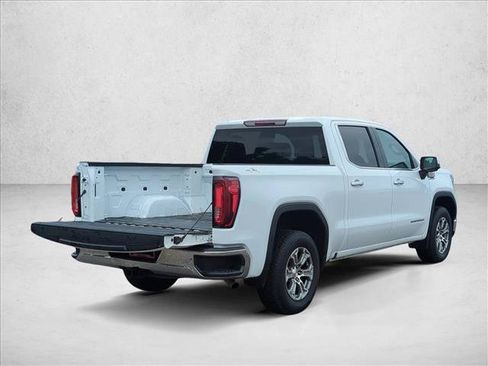 Used 2023 GMC Sierra 1500 SLT AWD/4WD image 5
