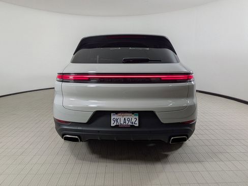 Certified 2024 Porsche Cayenne AWD/4WD image 10