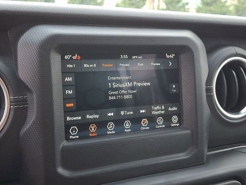 Used 2020 Jeep Wrangler Unlimited Sahara w/ Safety Group AWD/4WD image 16
