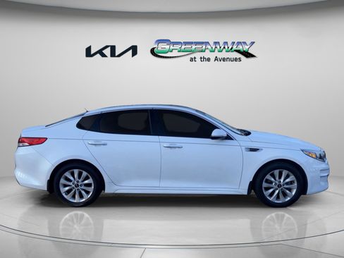 Used 2016 Kia Optima EX w/ Premium Package image 5