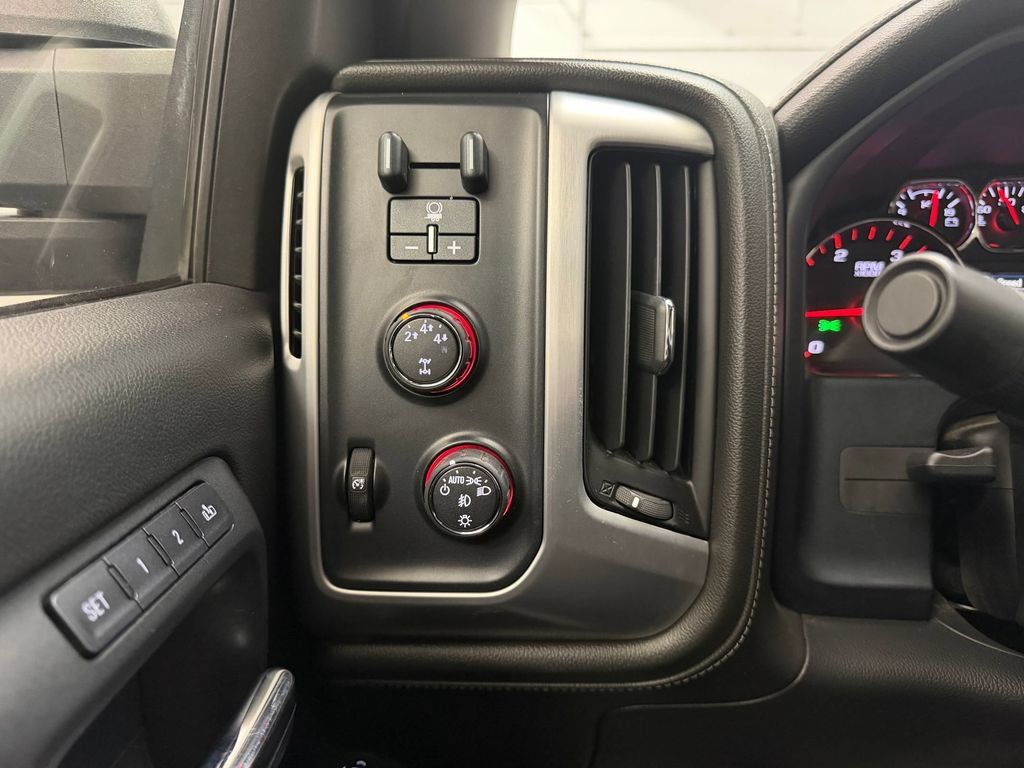 Used 2015 GMC Sierra 2500 SLT w/ Duramax Plus Package AWD/4WD image 18