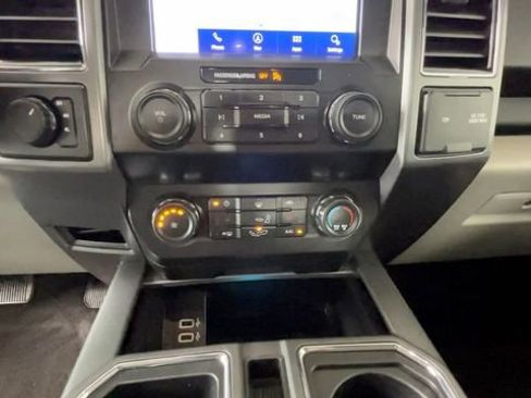 Used 2020 Ford F150 XLT w/ Equipment Group 302A Luxury AWD/4WD image 29