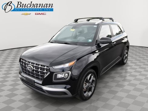 Used 2023 Hyundai Venue SEL FWD image 1
