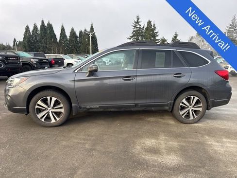 Used 2018 Subaru Outback 3.6R Limited image 4