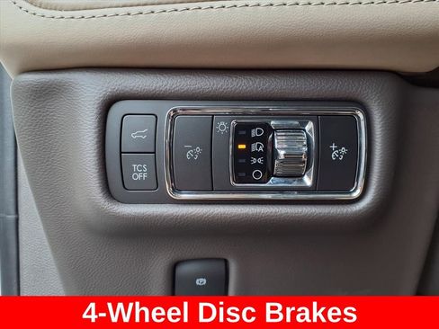 Used 2021 Lincoln Nautilus FWD image 23