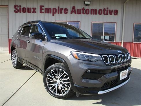 Used 2023 Jeep Compass Limited w/ Elite Group image 1