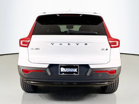 New 2026 Volvo XC40 B5 Core AWD/4WD image 6