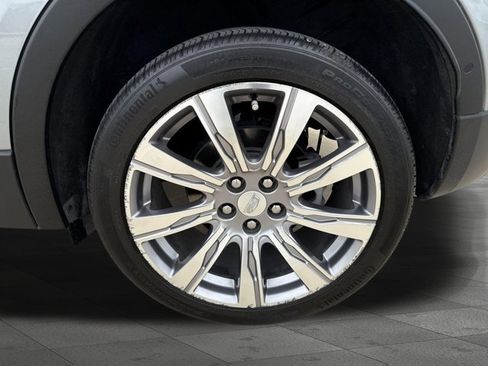 Used 2023 Cadillac XT4 Premium Luxury w/ Enhanced Visibility Package image 19