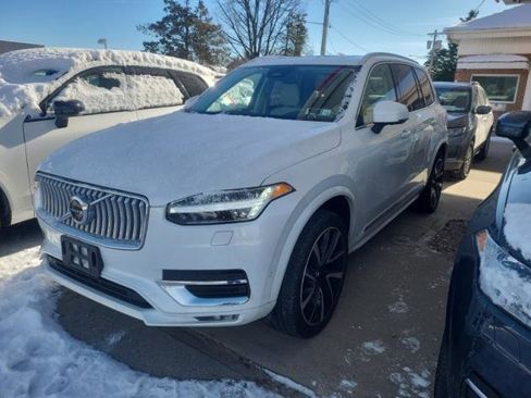 Used 2024 Volvo XC90 B5 Plus w/ Protection Package Premier image 2