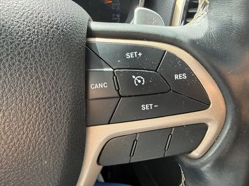 Used 2017 Jeep Grand Cherokee Limited AWD/4WD image 21