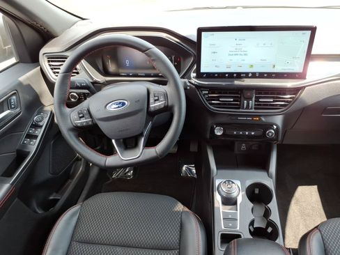 Used 2025 Ford Escape ST-Line w/ Tech Pack #1 AWD/4WD image 17