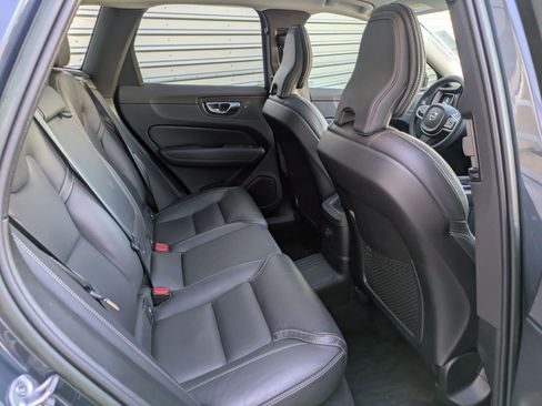 Used 2023 Volvo XC60 T8 Ultimate image 31