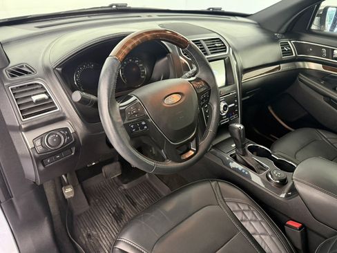 Used 2017 Ford Explorer Platinum AWD/4WD image 19