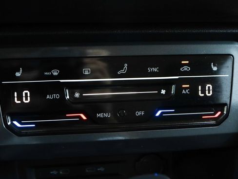 Used 2022 Volkswagen Tiguan SE FWD image 29