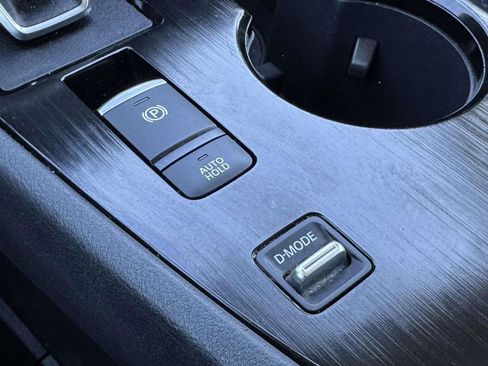 Used 2024 Nissan Rogue S image 11