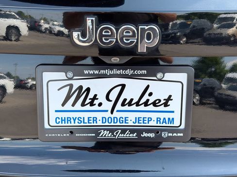 Used 2019 Jeep Renegade Latitude FWD image 12