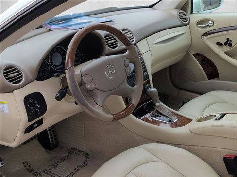 Used 2009 Mercedes-Benz CLK 350 Coupe image 10