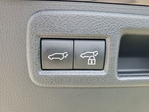 Used 2021 Toyota Venza XLE w/ Softex Package AWD/4WD image 36